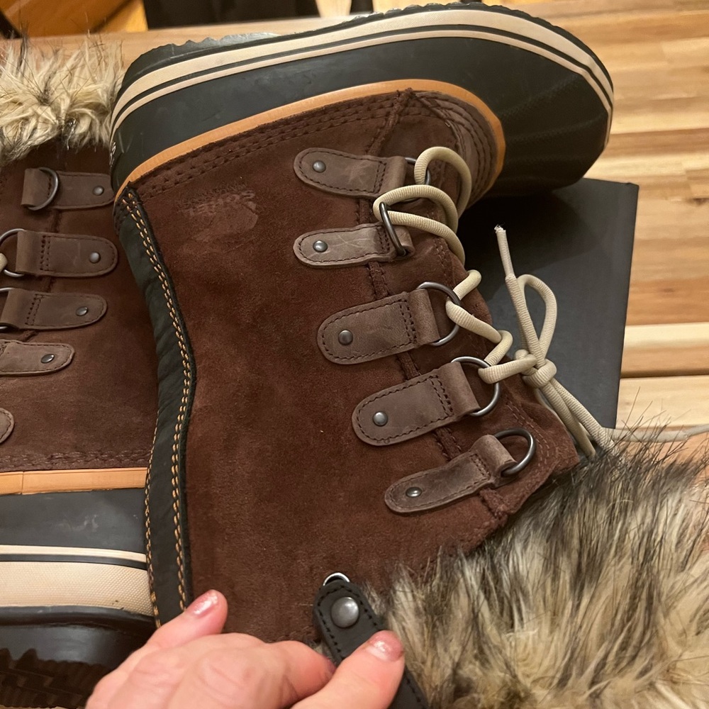 Sorel Adirondack leather boots size 6,5 -7 used once - Picture 5 of 6
